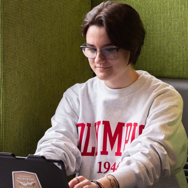 Female student with tablet.