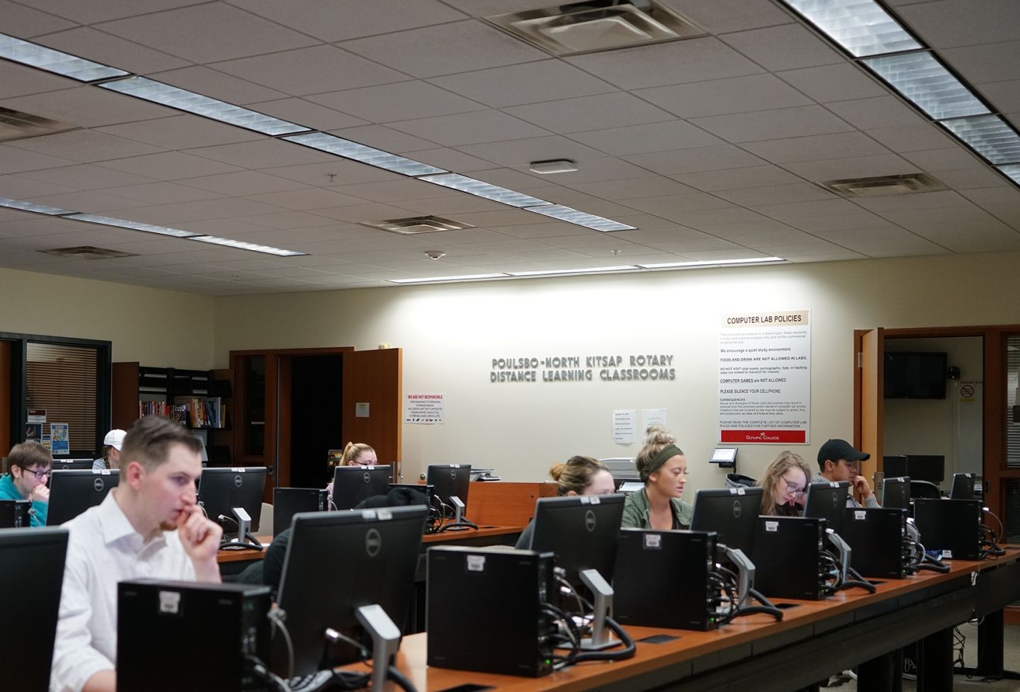 Poulsbo Library computer lab.